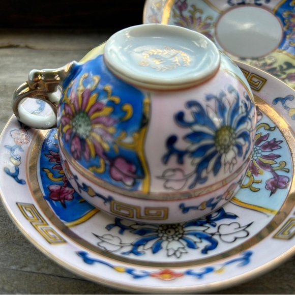 Egg shell Porcelain Teacups - Picture 4 of 5